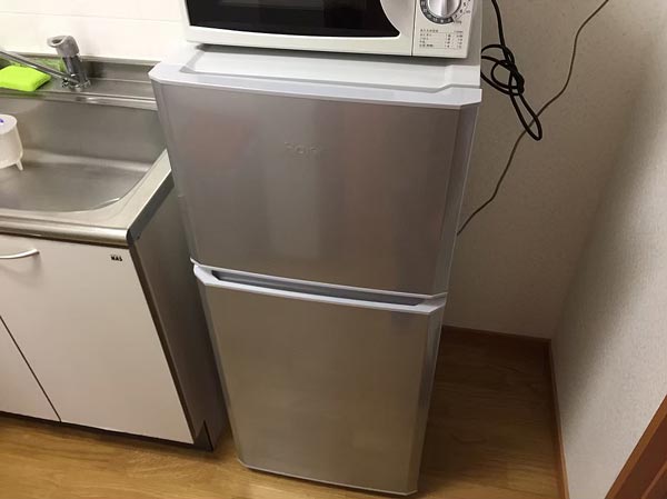 石巻便利屋フォーカスの買い物同行事例紹介写真(リサイクルショップで購入した冷蔵庫と電子レンジ)